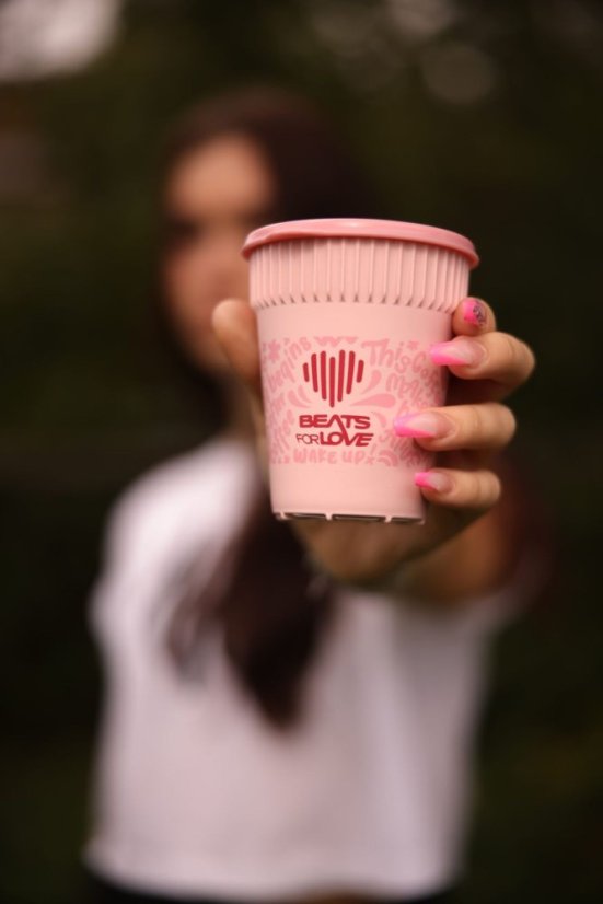 Znovupoužitelný kelímek ,,There is definitely coffe in this cup” - Barva: Růžová