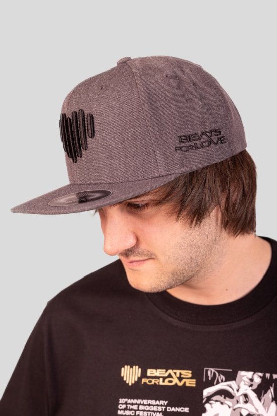 “Grey Heart” Snapback Cap - Colour: Grey, Variant: A