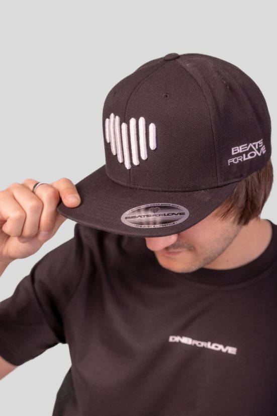 Snapback kšiltovka „Black Heart” - Barva: Černá, Varianta: B