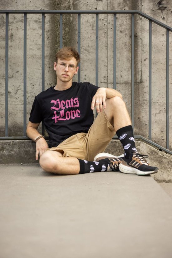 Unisex T-shirt ,,Beats 4 Love” - Colour: Black II, Size: S