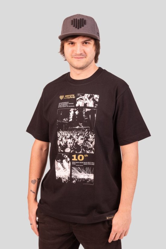 “ANNIVERSARY” Unisex Oversize T-shirt