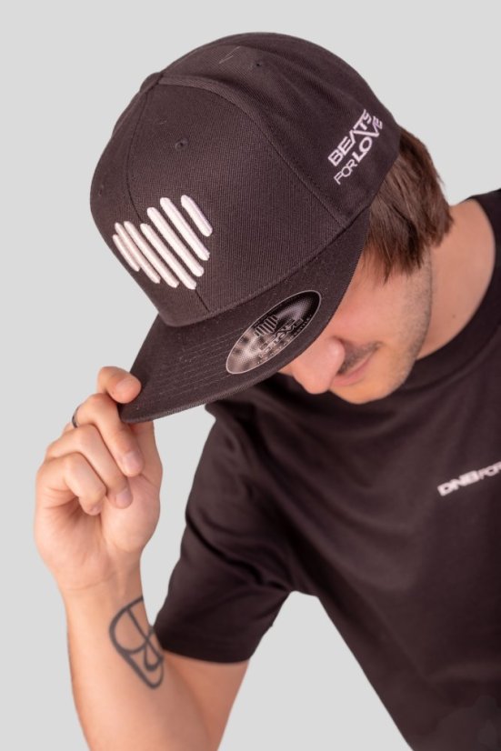 “Black Heart” Snapback Cap - Colour: Black, Variant: B