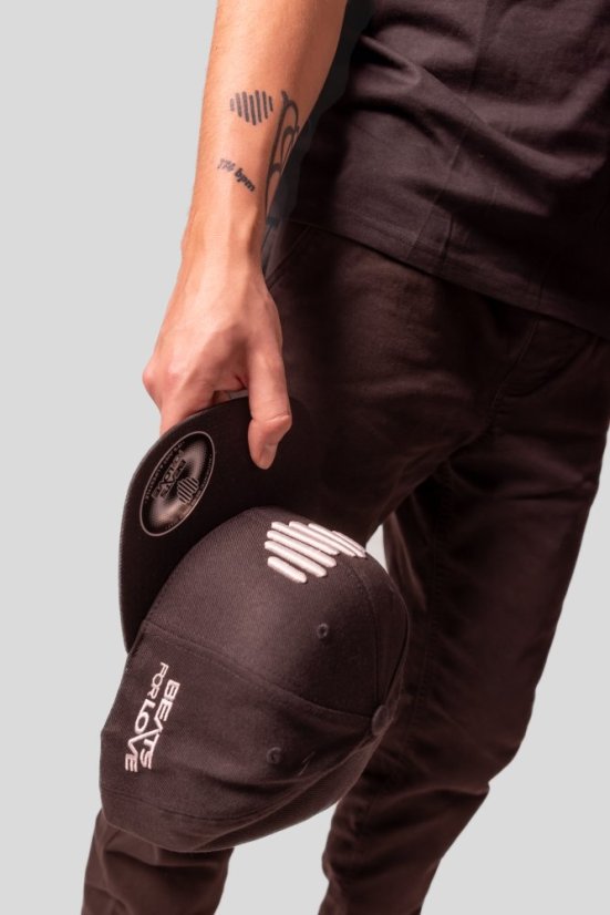 “Black Heart” Snapback Cap - Colour: Black, Variant: B