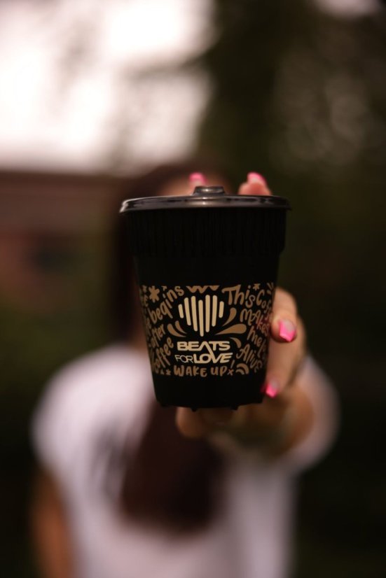 Znovupoužitelný kelímek ,,There is definitely coffe in this cup” - Barva: Černá
